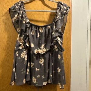 Floral Ruffle Sleeve Top - Gray from Torrid